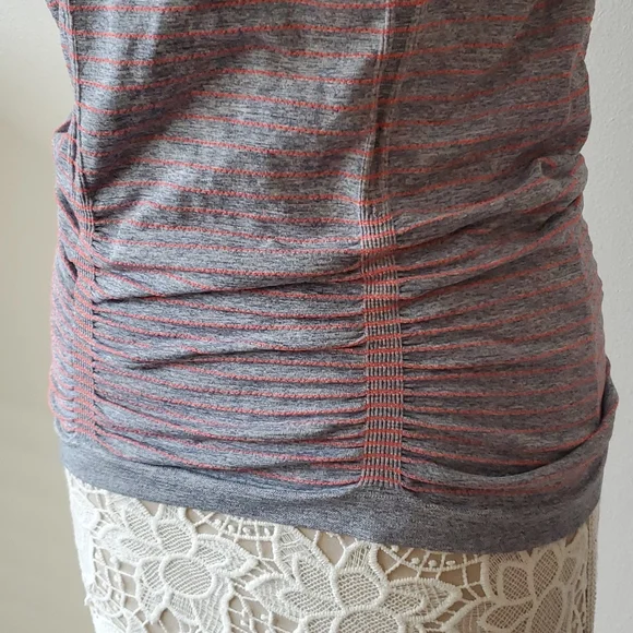 Athleta Active Tee 8323 - Picture 3 of 9